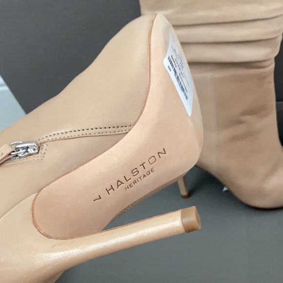 Boots - Picture 3 of 4